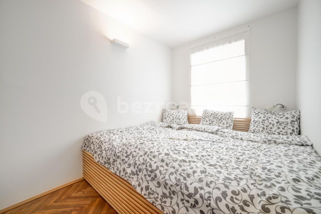 Pronájem bytu 2+1 53 m², 22. dubna, Mikulov, Jihomoravský kraj Pronájem bytu 2+1 53 m², 22. dubna, Mikulov, Jihomoravský kraj