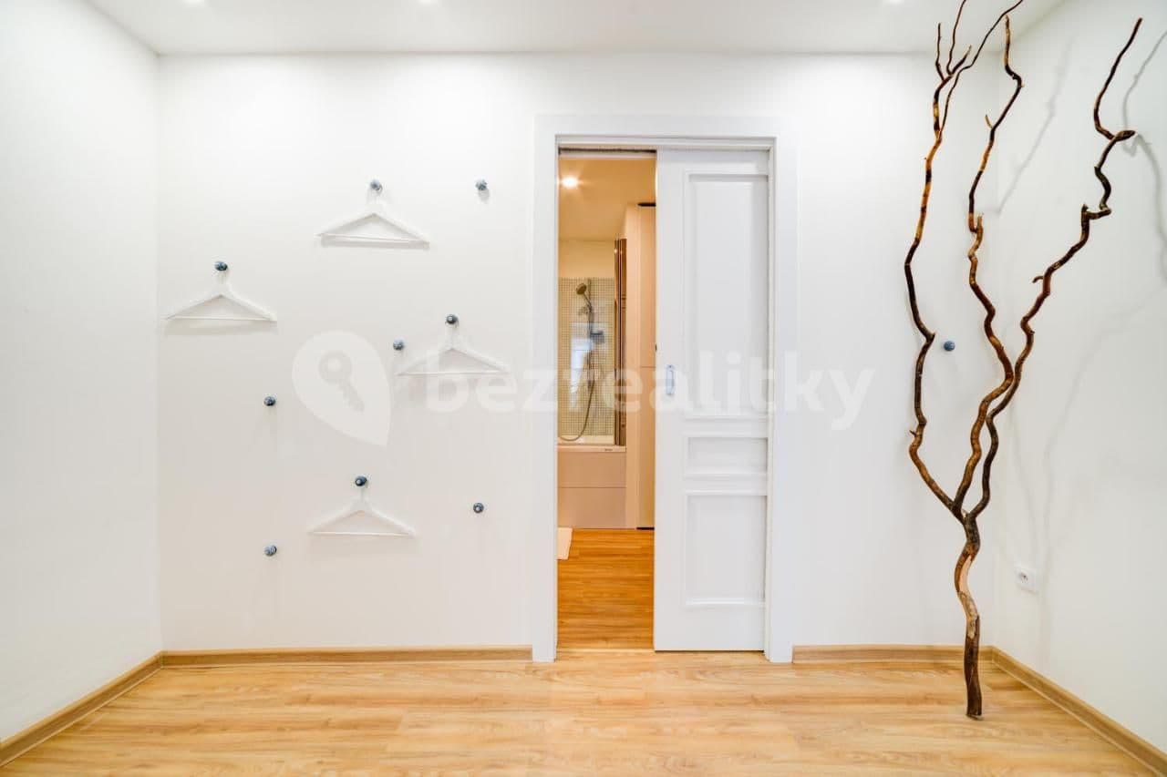 Pronájem bytu 2+1 53 m², 22. dubna, Mikulov, Jihomoravský kraj Pronájem bytu 2+1 53 m², 22. dubna, Mikulov, Jihomoravský kraj