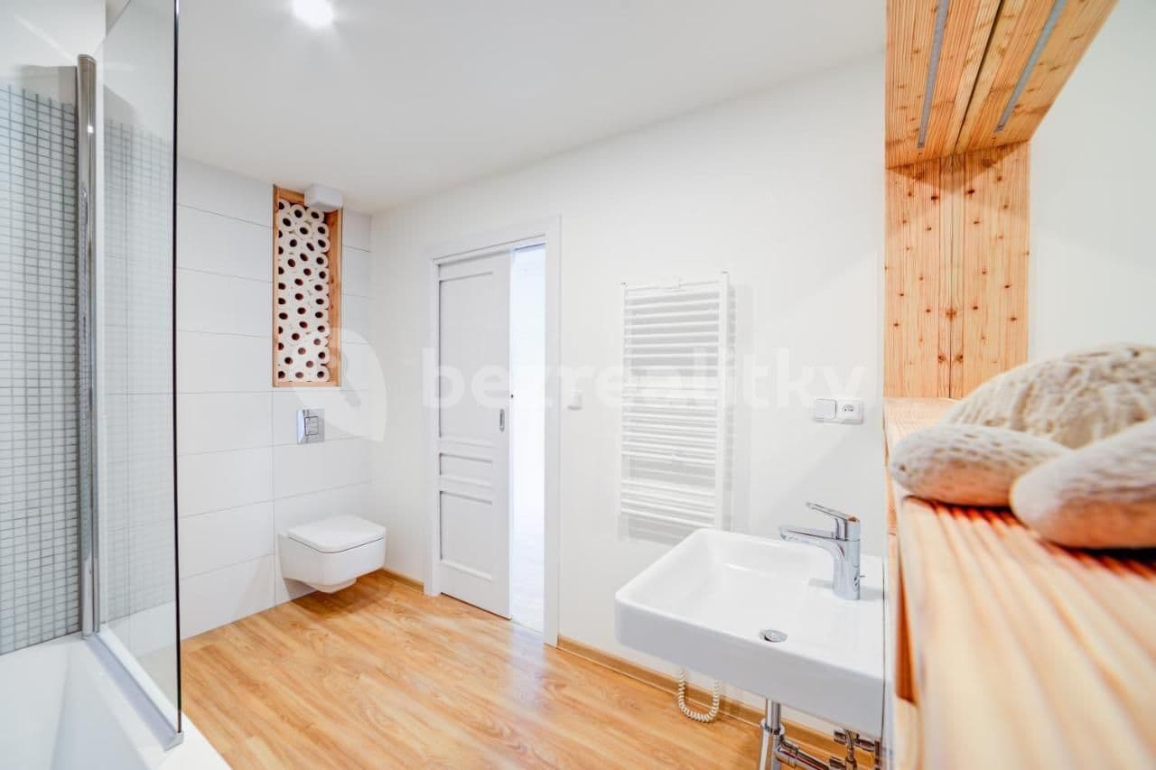 Pronájem bytu 2+1 53 m², 22. dubna, Mikulov, Jihomoravský kraj Pronájem bytu 2+1 53 m², 22. dubna, Mikulov, Jihomoravský kraj