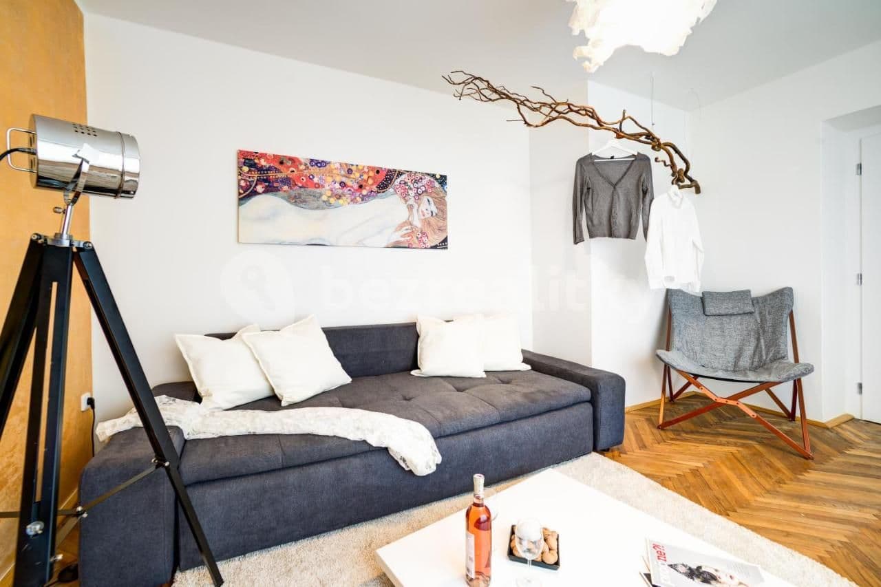 Pronájem bytu 2+1 53 m², 22. dubna, Mikulov, Jihomoravský kraj Pronájem bytu 2+1 53 m², 22. dubna, Mikulov, Jihomoravský kraj