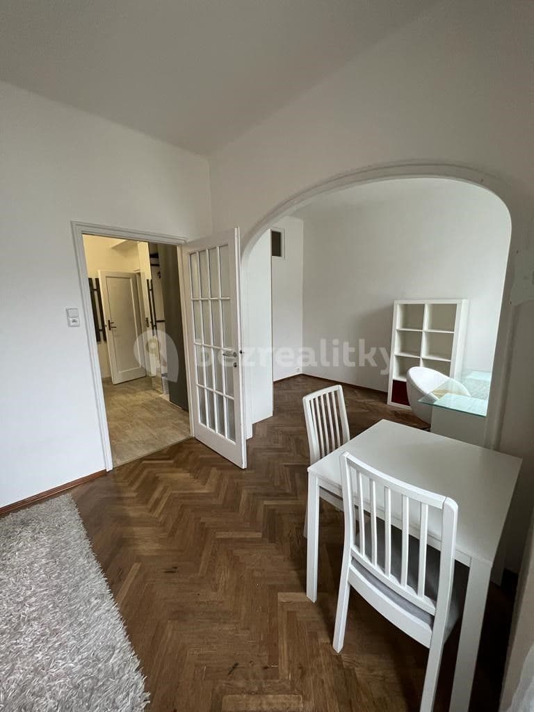Pronájem bytu 1+1 37 m², Kouřimská, Praha, Praha Pronájem bytu 1+1 37 m², Kouřimská, Praha, Praha