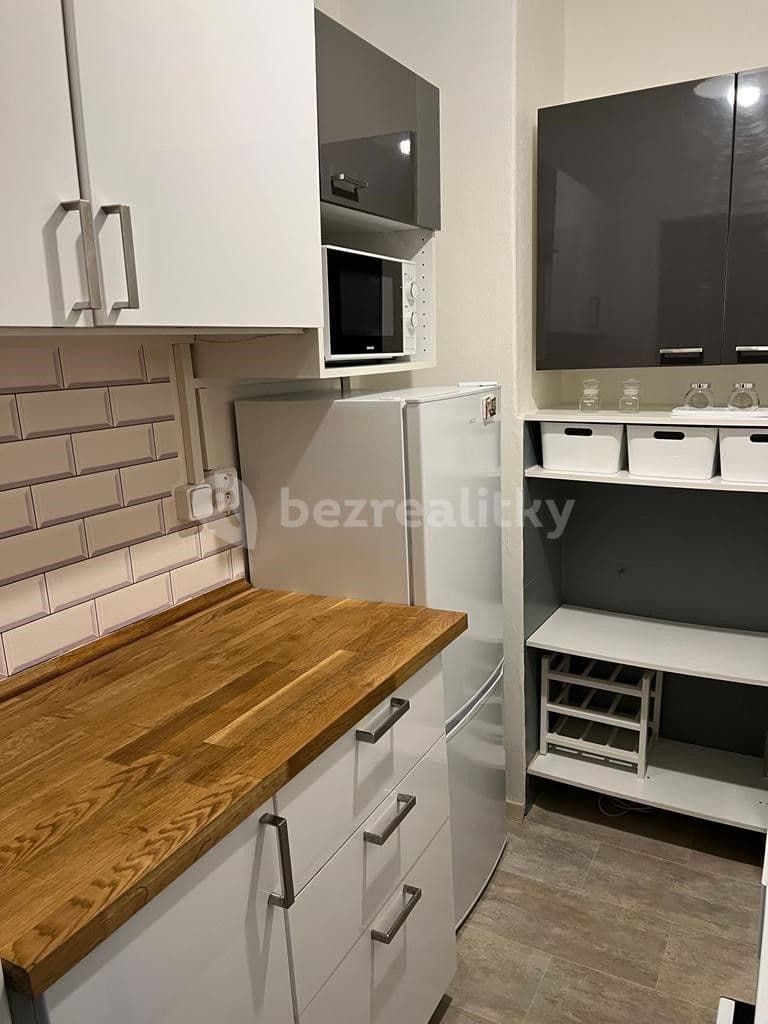 Pronájem bytu 1+1 37 m², Kouřimská, Praha, Praha Pronájem bytu 1+1 37 m², Kouřimská, Praha, Praha