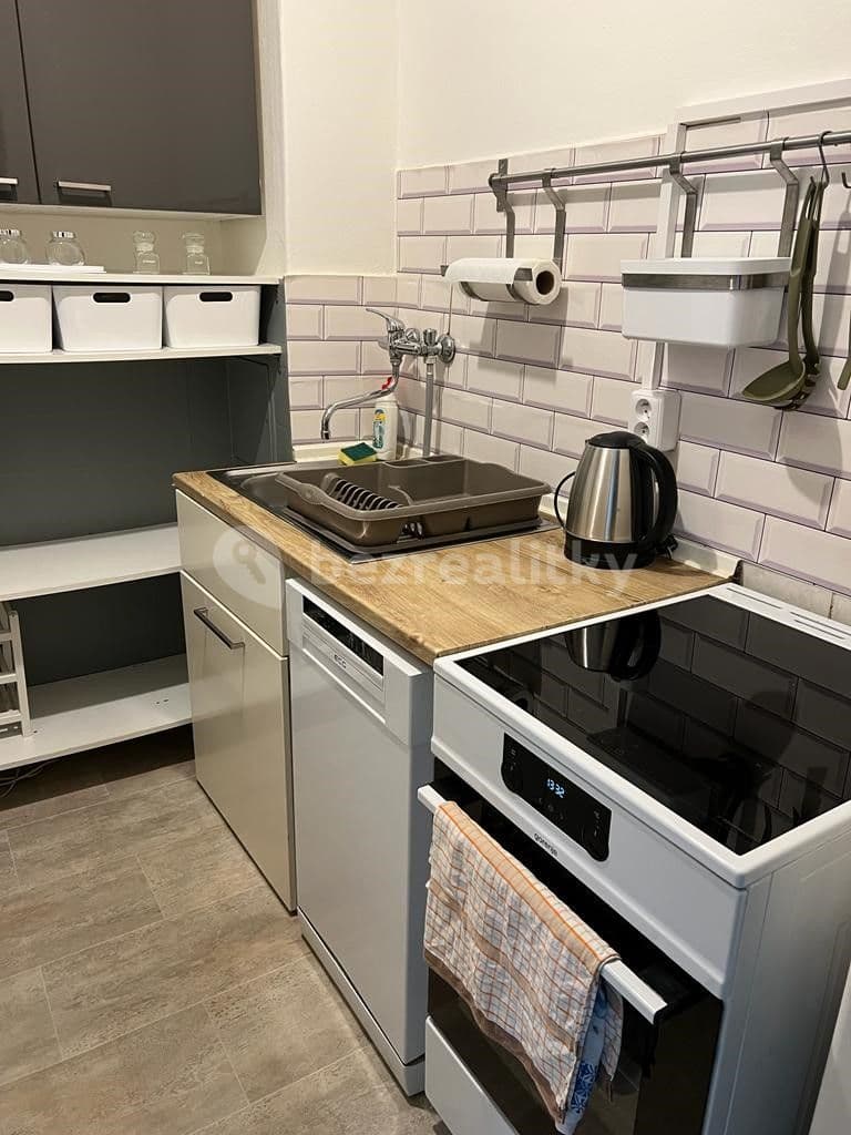 Pronájem bytu 1+1 37 m², Kouřimská, Praha, Praha Pronájem bytu 1+1 37 m², Kouřimská, Praha, Praha