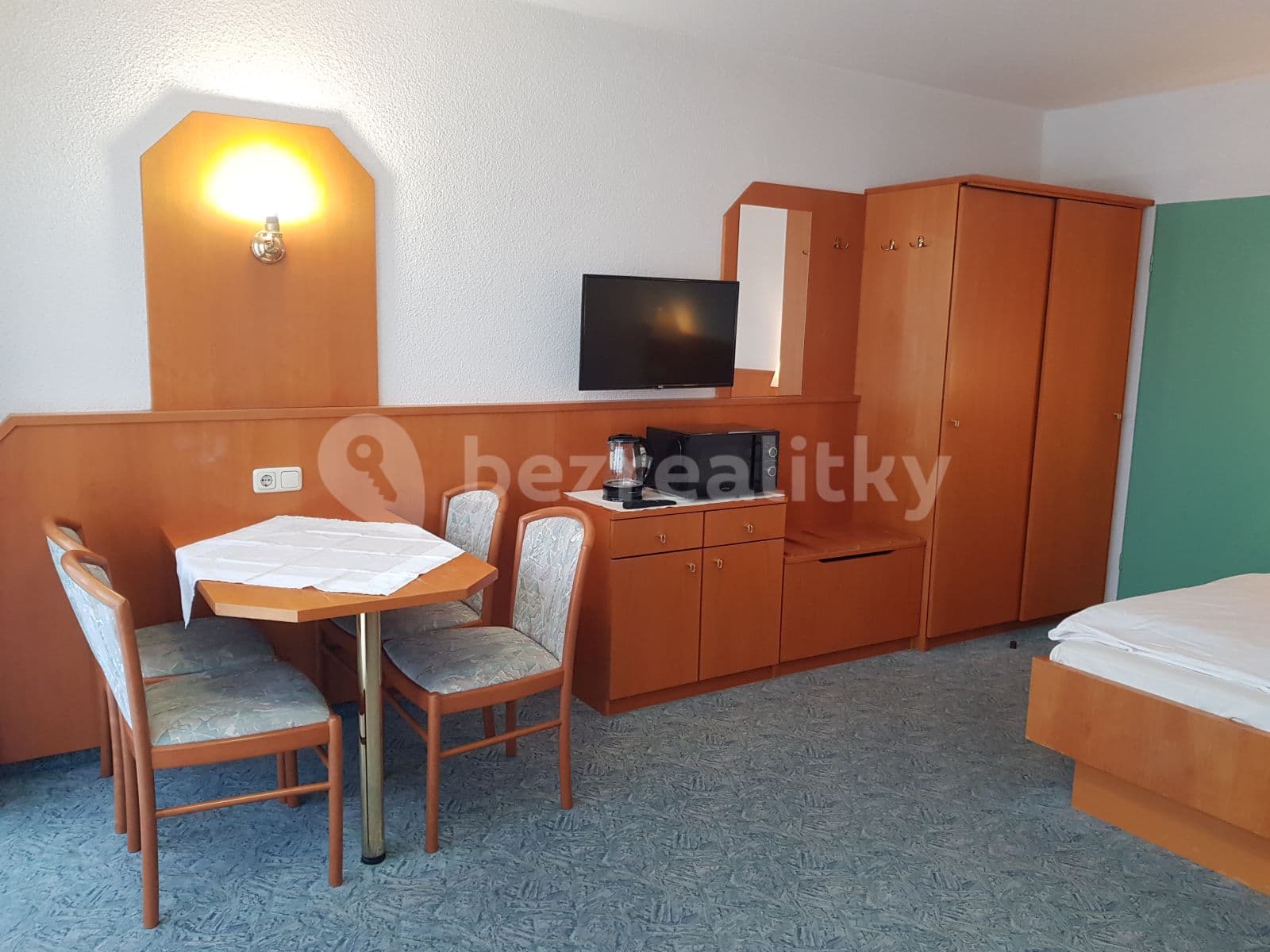 Pronájem bytu 1+kk 28 m², Strážný CZ / D, Strážný, Jihočeský kraj Pronájem bytu 1+kk 28 m², Strážný CZ / D, Strážný, Jihočeský kraj
