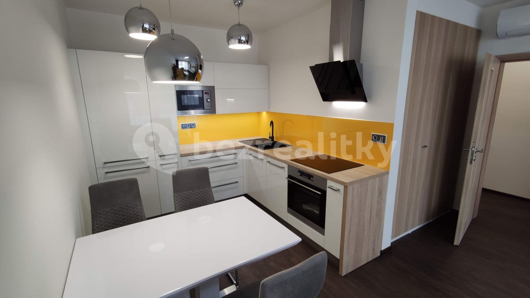 Pronájem bytu 2+kk 52 m², Eduarda Hamburgera, Olomouc, Olomoucký kraj Pronájem bytu 2+kk 52 m², Eduarda Hamburgera, Olomouc, Olomoucký kraj