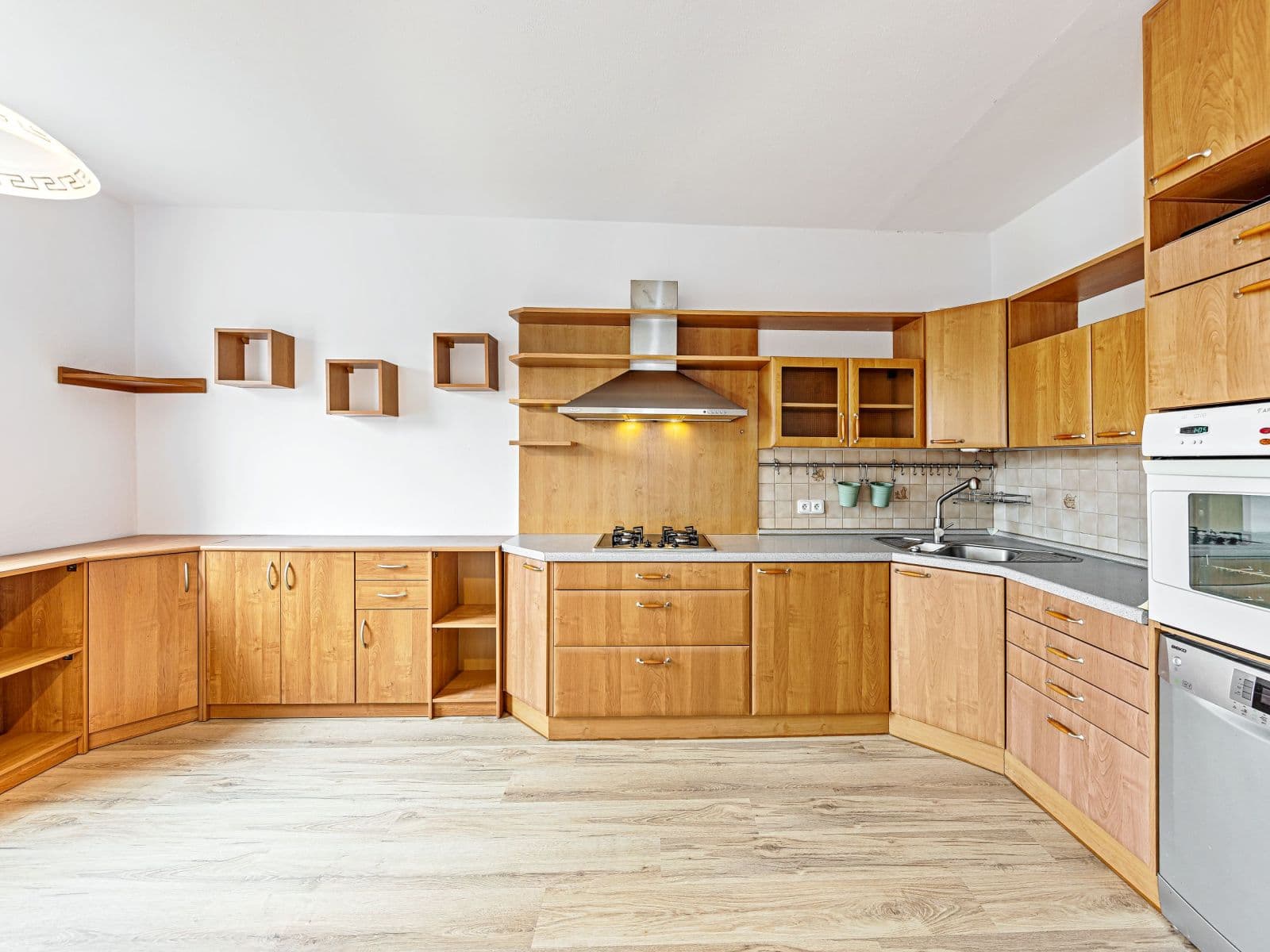 Pronájem bytu 3+1 78 m², F. L. Čelakovského, Jablonec nad Nisou, Liberecký kraj Pronájem bytu 3+1 78 m², F. L. Čelakovského, Jablonec nad Nisou, Liberecký kraj