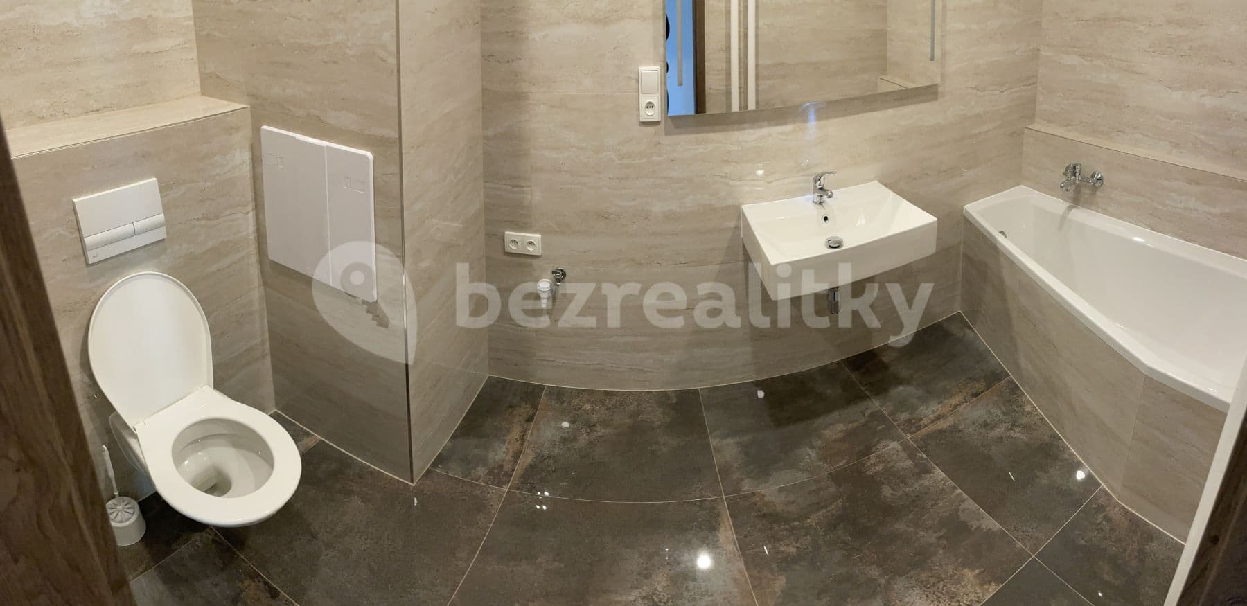 Pronájem bytu 2+kk 45 m², Buzulucká, Teplice, Ústecký kraj Pronájem bytu 2+kk 45 m², Buzulucká, Teplice, Ústecký kraj