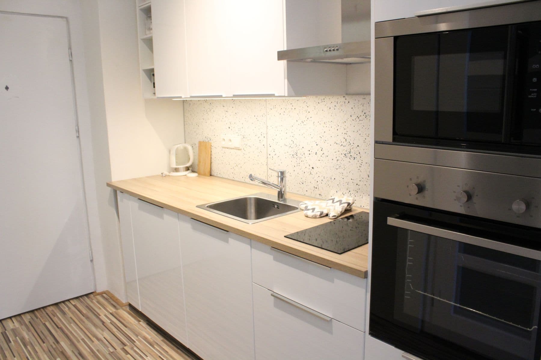 Pronájem bytu 1+kk 40 m², Sportovní, Praha, Praha Pronájem bytu 1+kk 40 m², Sportovní, Praha, Praha