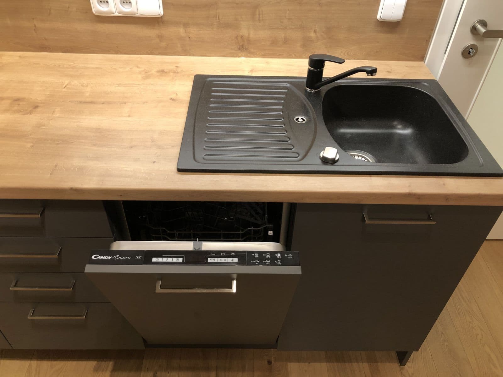 Pronájem bytu 1+kk 26 m², Ramonova, Praha, Praha Pronájem bytu 1+kk 26 m², Ramonova, Praha, Praha