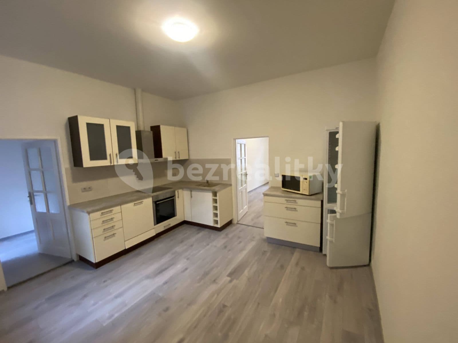 Pronájem bytu 1+1 46 m², Viktora Huga, Praha, Praha Pronájem bytu 1+1 46 m², Viktora Huga, Praha, Praha