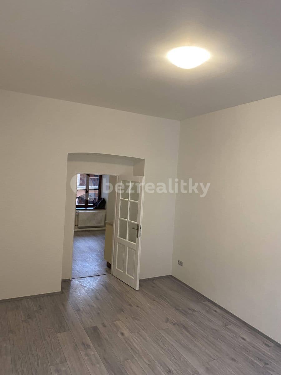 Pronájem bytu 1+1 46 m², Viktora Huga, Praha, Praha Pronájem bytu 1+1 46 m², Viktora Huga, Praha, Praha