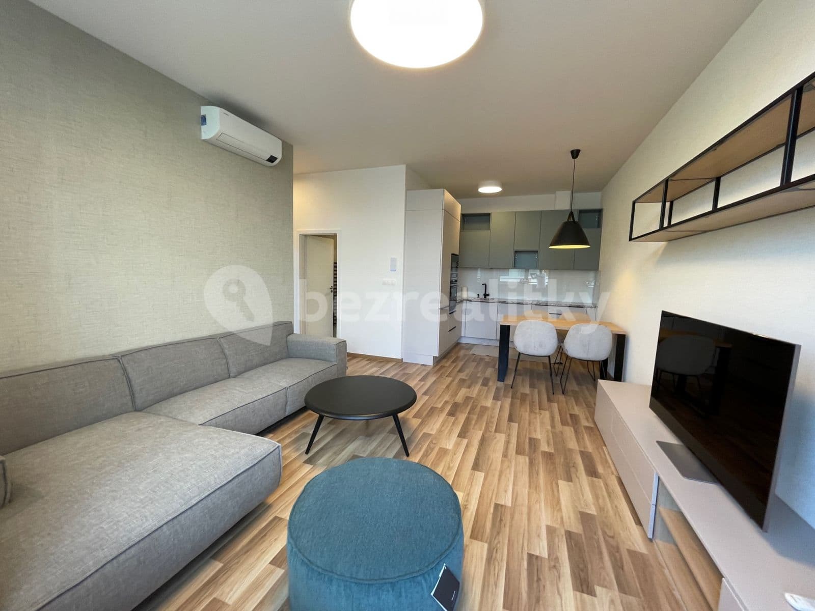 Pronájem bytu 2+1 52 m², Tomášikova, Ružinov, Bratislavský kraj Pronájem bytu 2+1 52 m², Tomášikova, Ružinov, Bratislavský kraj