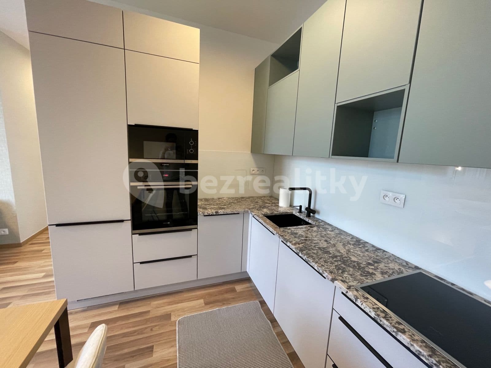 Pronájem bytu 2+1 52 m², Tomášikova, Ružinov, Bratislavský kraj Pronájem bytu 2+1 52 m², Tomášikova, Ružinov, Bratislavský kraj