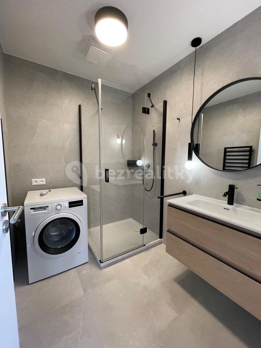 Pronájem bytu 2+1 52 m², Tomášikova, Ružinov, Bratislavský kraj Pronájem bytu 2+1 52 m², Tomášikova, Ružinov, Bratislavský kraj