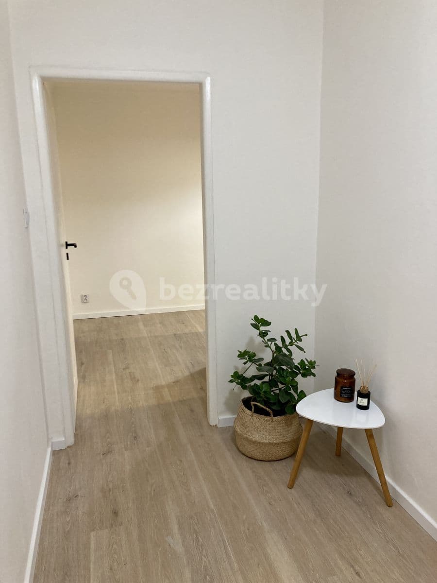 Pronájem bytu 2+1 57 m², Jaroslava Foglara, Kladno, Středočeský kraj Pronájem bytu 2+1 57 m², Jaroslava Foglara, Kladno, Středočeský kraj