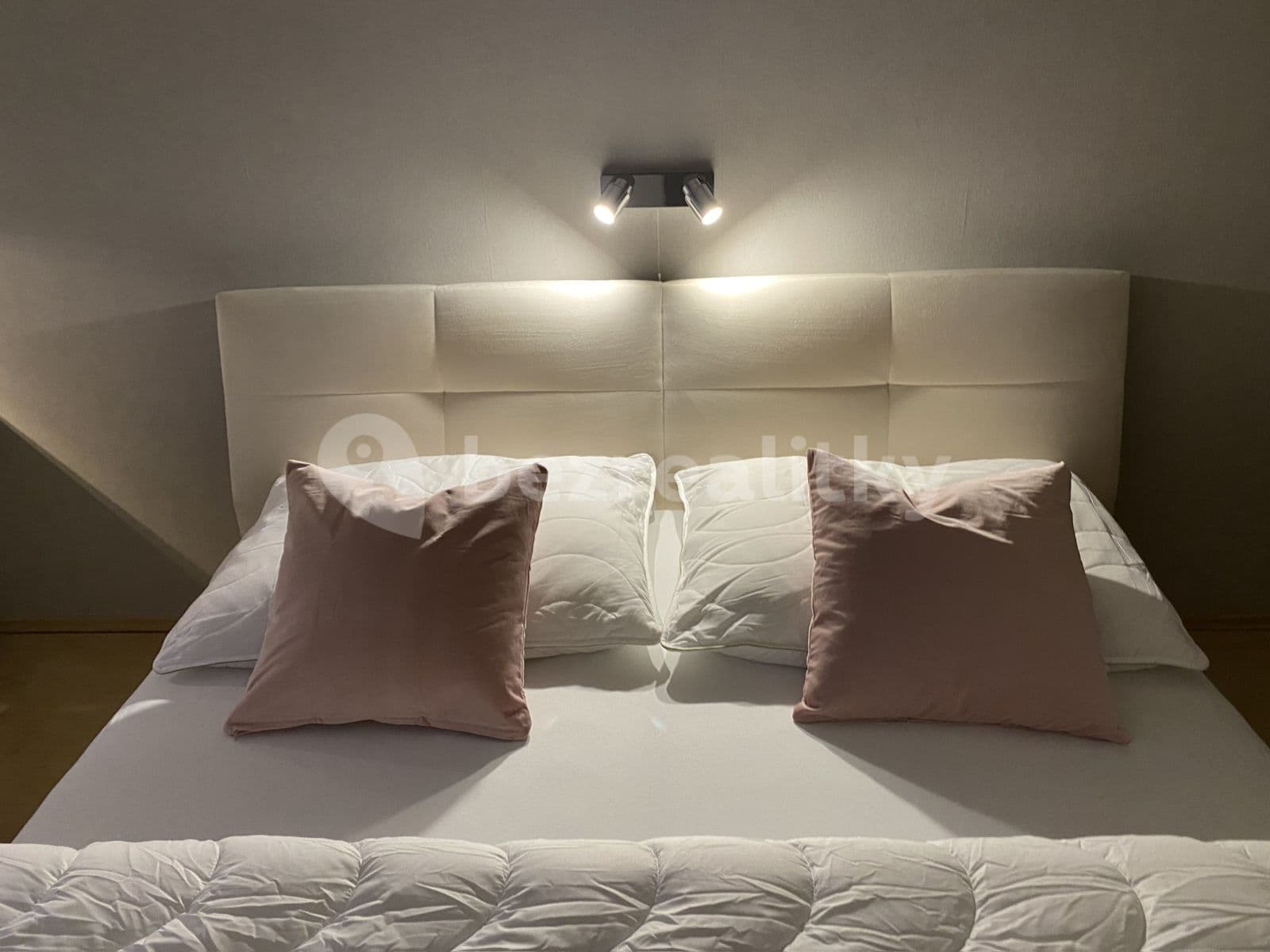 Pronájem bytu 2+kk 60 m², Kovanecká, Praha, Praha Pronájem bytu 2+kk 60 m², Kovanecká, Praha, Praha