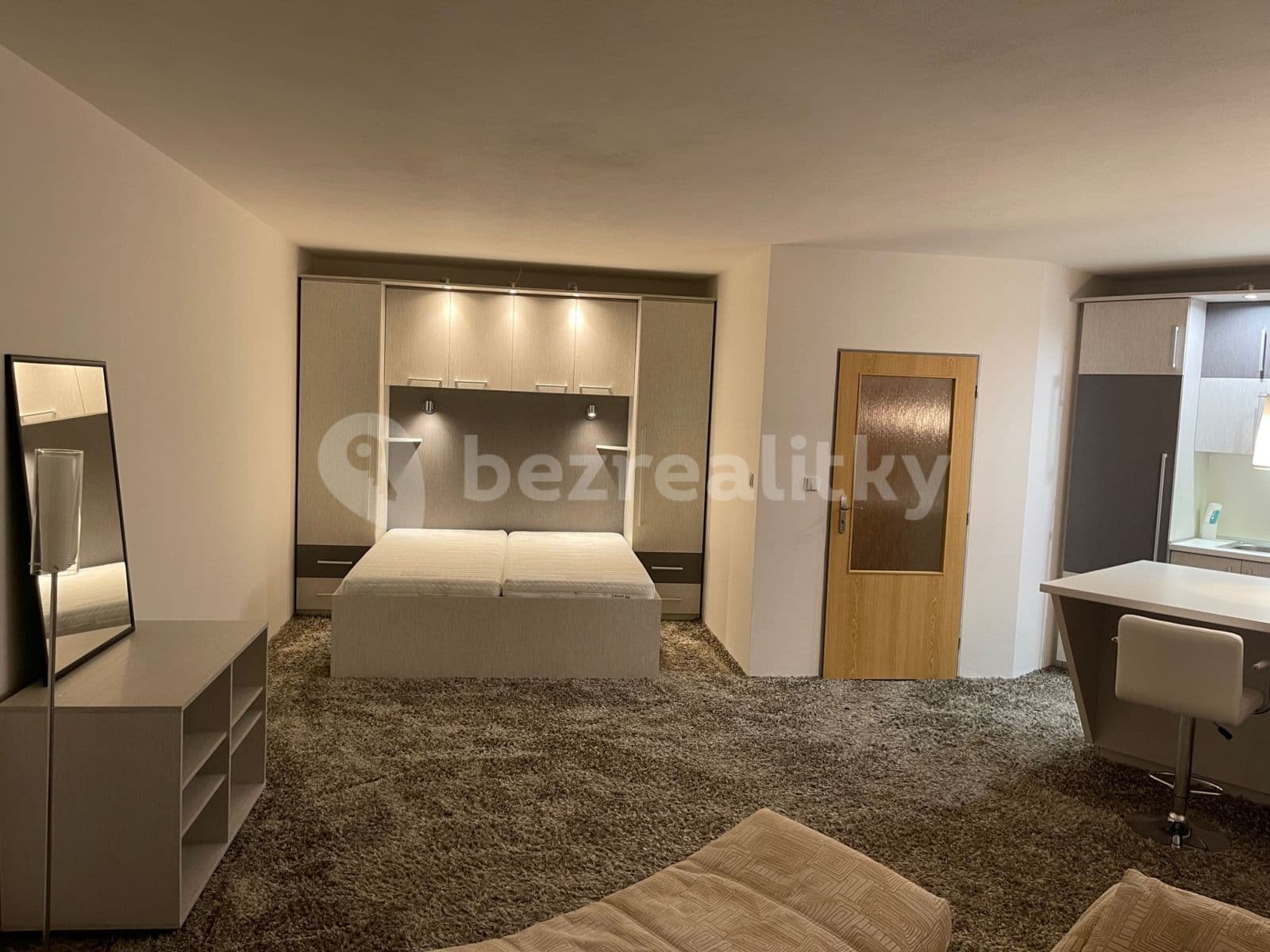 Pronájem bytu 1+kk 51 m², Novovysočanská, Praha, Praha Pronájem bytu 1+kk 51 m², Novovysočanská, Praha, Praha