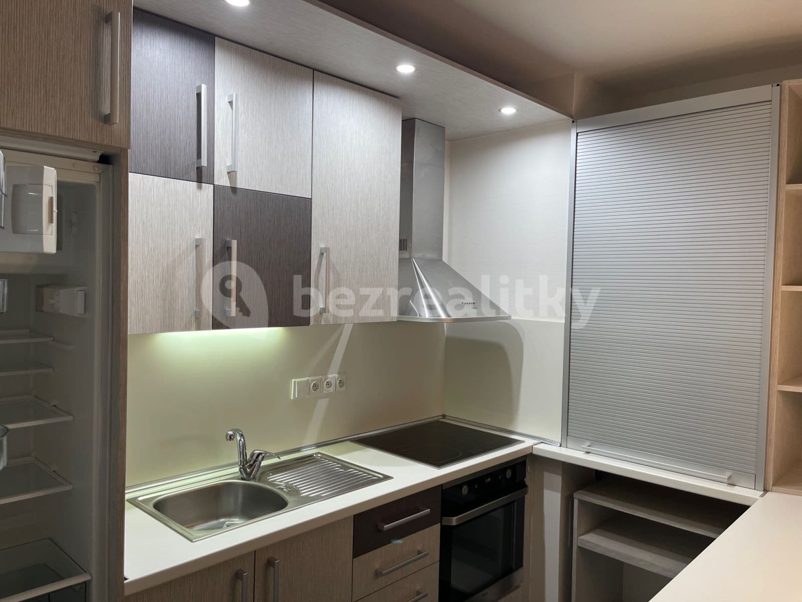 Pronájem bytu 1+kk 51 m², Novovysočanská, Praha, Praha Pronájem bytu 1+kk 51 m², Novovysočanská, Praha, Praha