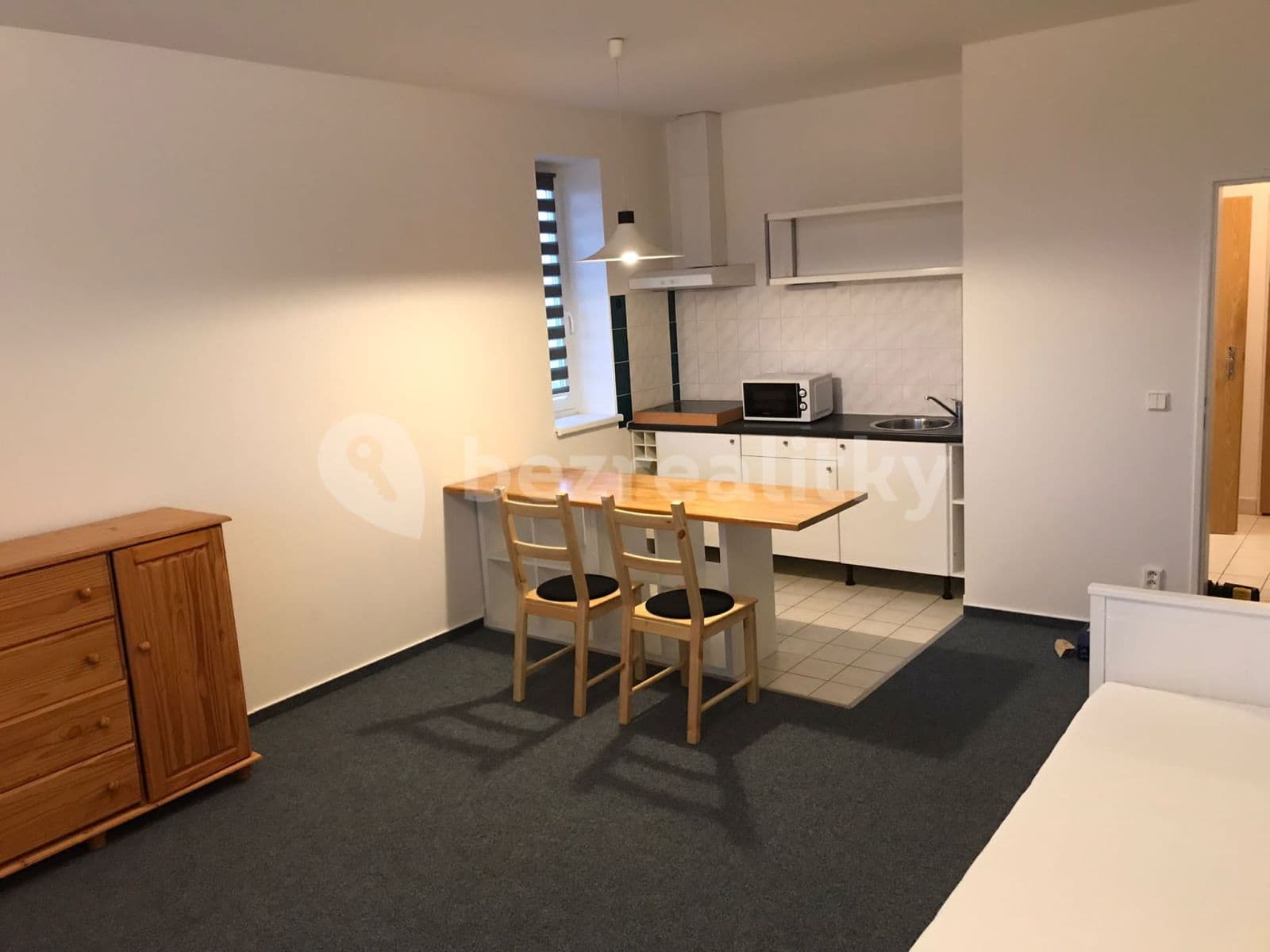 Pronájem bytu 1+kk 37 m², Felklova, Roztoky, Středočeský kraj Pronájem bytu 1+kk 37 m², Felklova, Roztoky, Středočeský kraj