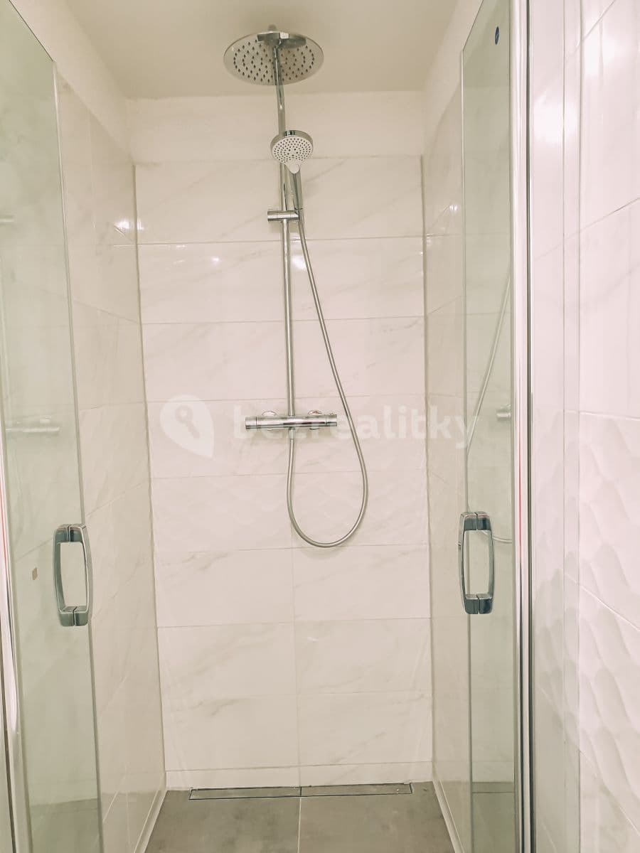 Pronájem bytu 2+1 61 m², Východní, Karlovy Vary, Karlovarský kraj Pronájem bytu 2+1 61 m², Východní, Karlovy Vary, Karlovarský kraj