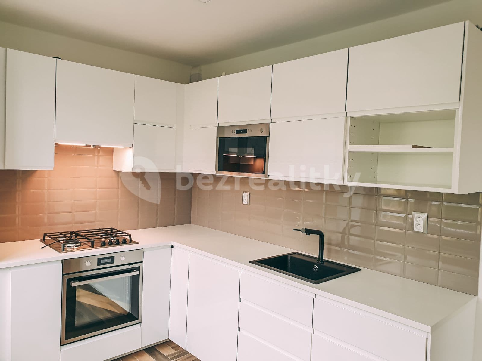 Pronájem bytu 2+1 61 m², Východní, Karlovy Vary, Karlovarský kraj Pronájem bytu 2+1 61 m², Východní, Karlovy Vary, Karlovarský kraj