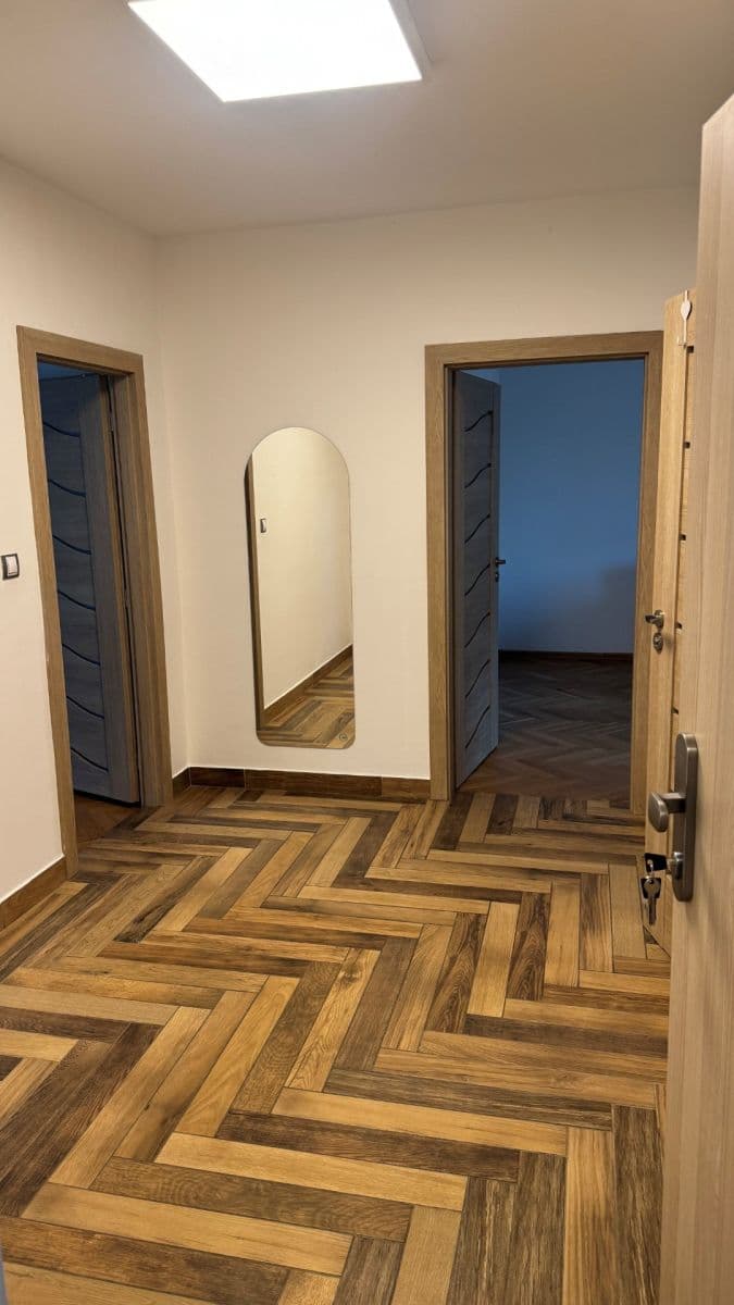 Pronájem bytu 2+1 61 m², Východní, Karlovy Vary, Karlovarský kraj Pronájem bytu 2+1 61 m², Východní, Karlovy Vary, Karlovarský kraj