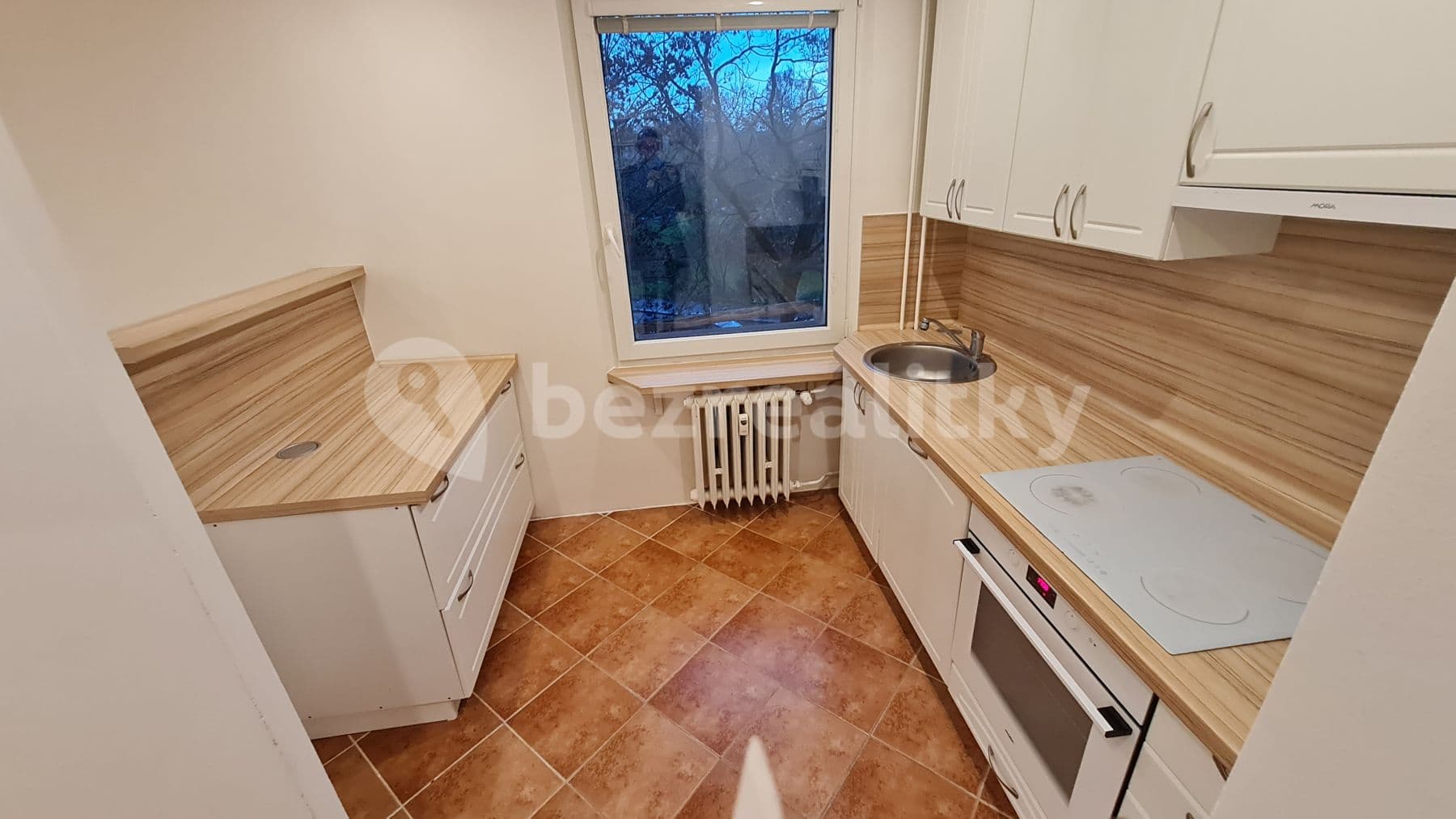 Pronájem bytu 2+kk 41 m², V Zápolí, Praha, Praha Pronájem bytu 2+kk 41 m², V Zápolí, Praha, Praha