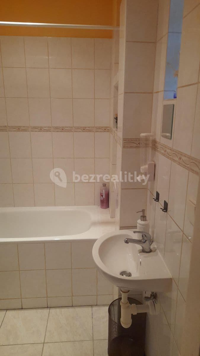 Pronájem bytu 1+1 52 m², Nad Šutkou, Praha, Praha Pronájem bytu 1+1 52 m², Nad Šutkou, Praha, Praha