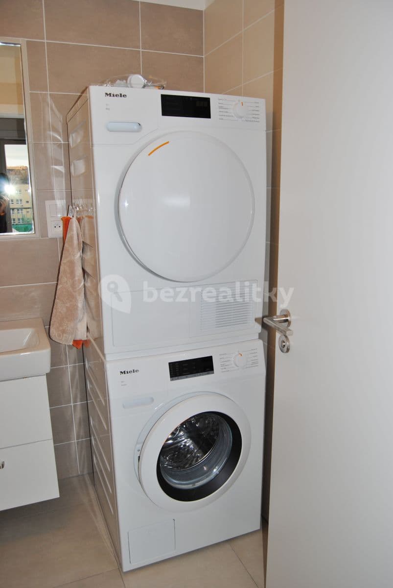 Pronájem bytu 3+kk 70 m², V Hliníkách, Chrudim, Pardubický kraj Pronájem bytu 3+kk 70 m², V Hliníkách, Chrudim, Pardubický kraj