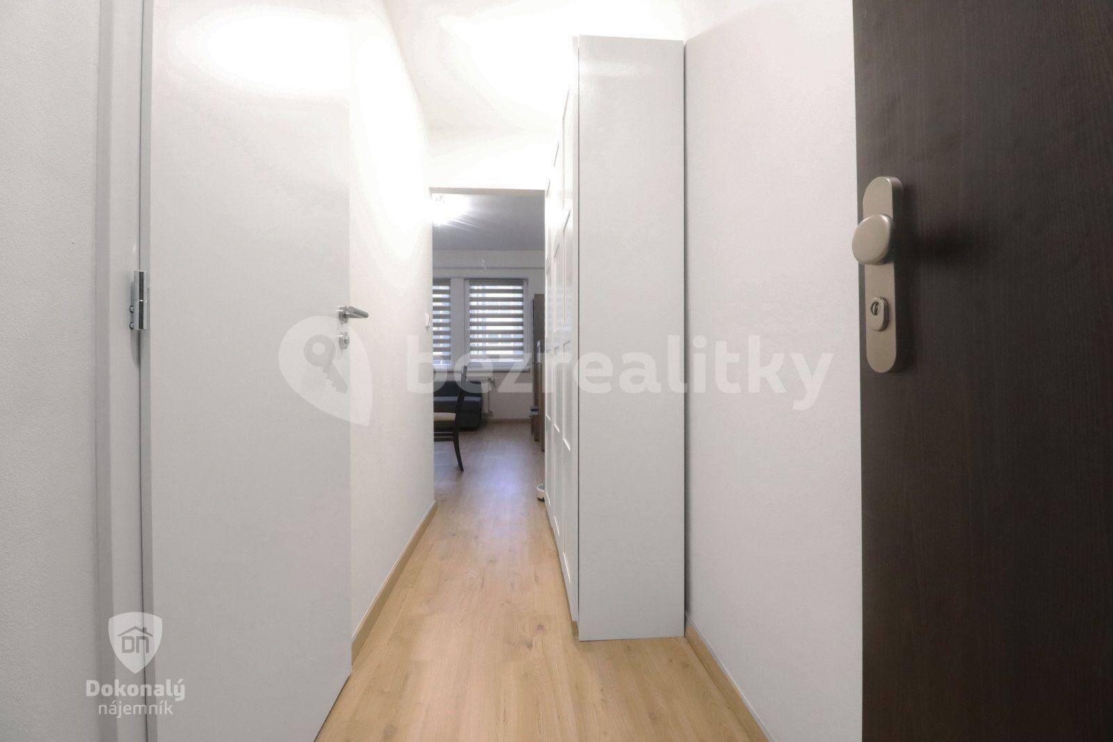 Pronájem bytu 1+kk 24 m², Peroutkova, Praha, Praha