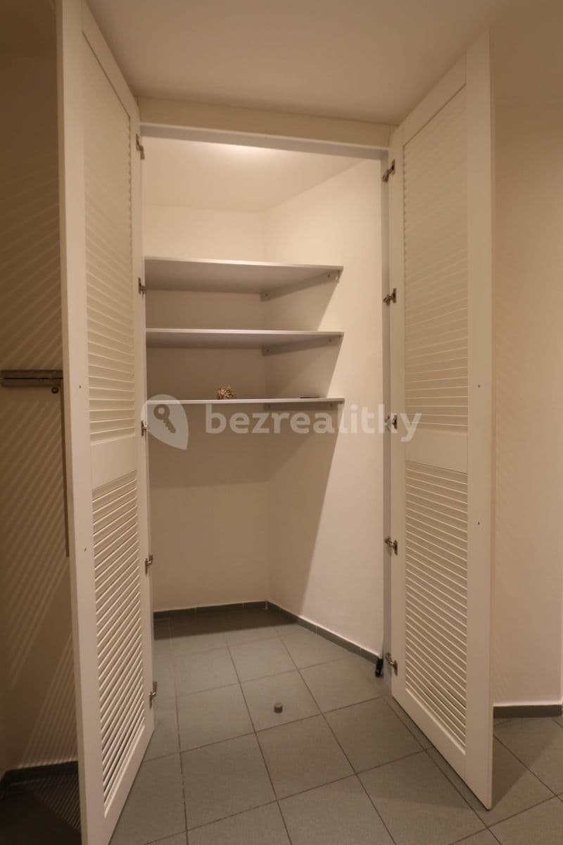 Pronájem bytu 3+1 78 m², Velehradská, Praha, Praha Pronájem bytu 3+1 78 m², Velehradská, Praha, Praha
