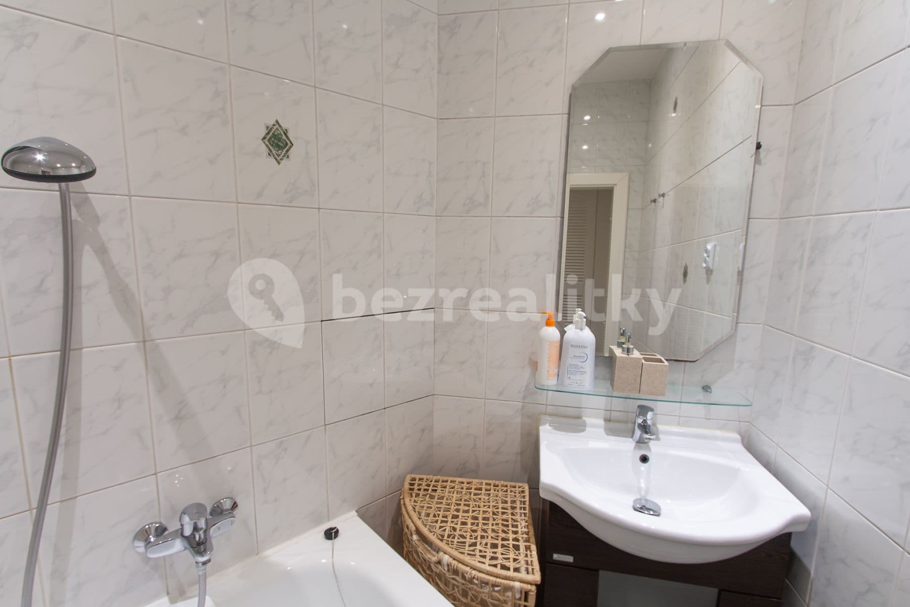 Pronájem bytu 3+1 78 m², Velehradská, Praha, Praha Pronájem bytu 3+1 78 m², Velehradská, Praha, Praha