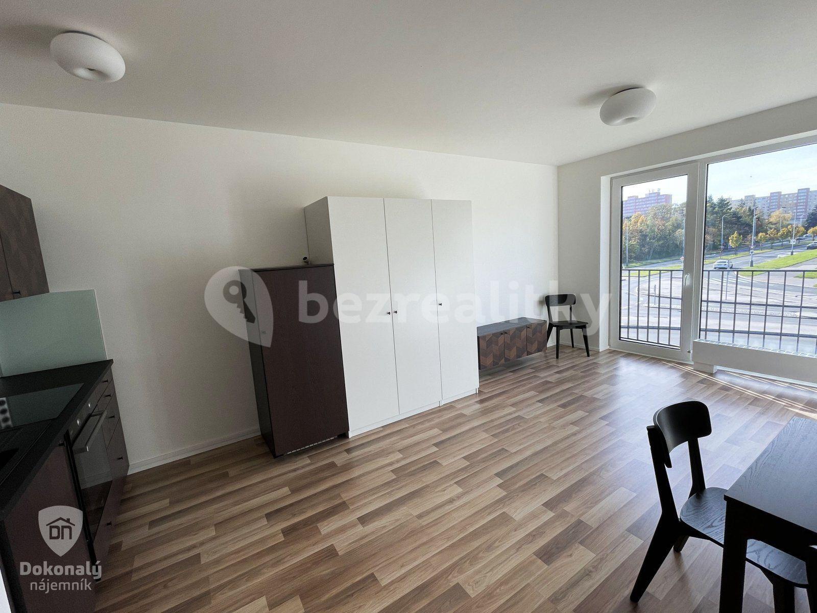 Pronájem bytu 1+kk 30 m², U Nového dvora, Praha, Praha