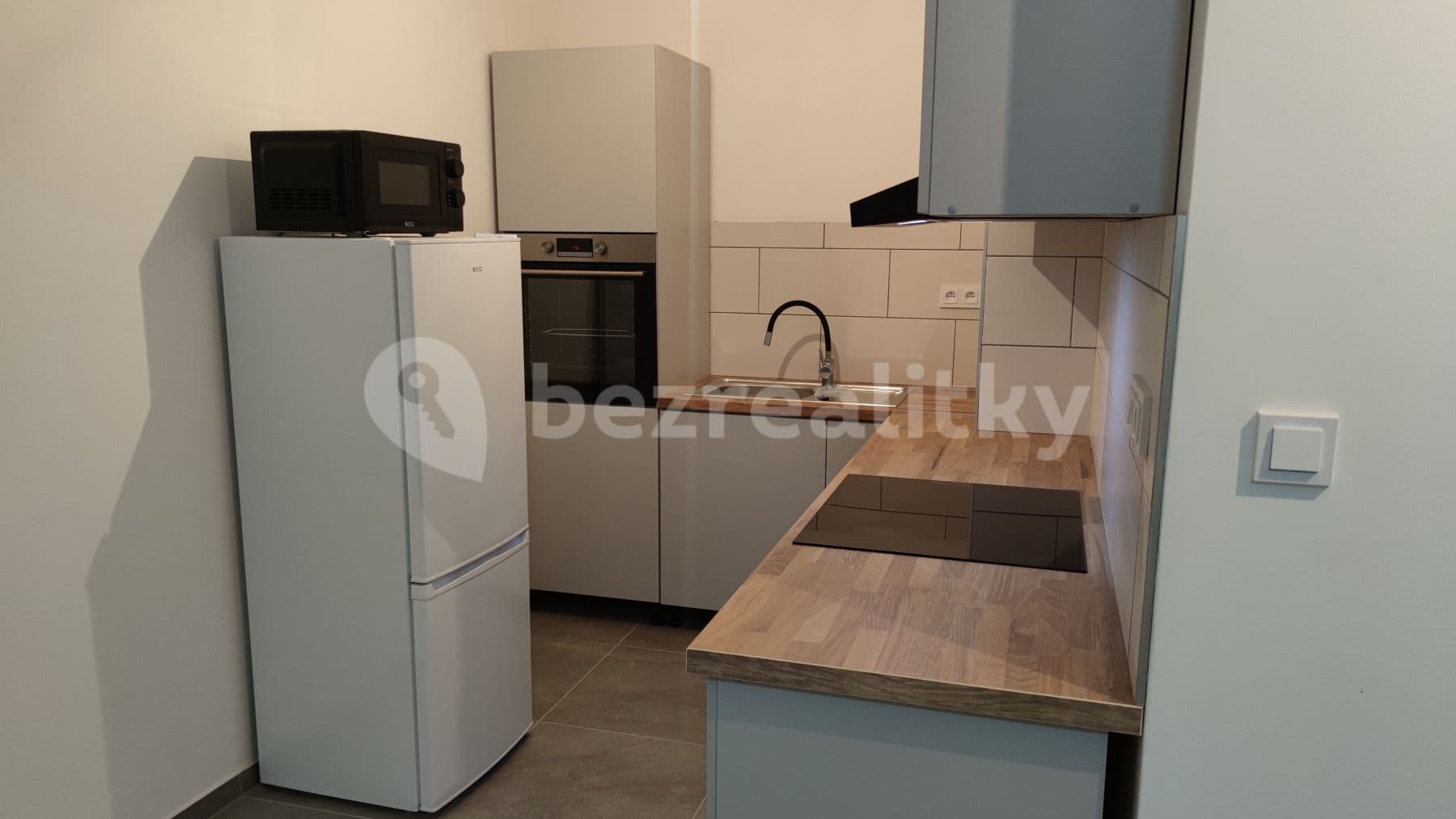 Pronájem bytu 2+kk 58 m², Generála Sedláčka, Brandýs nad Labem-Stará Boleslav, Středočeský kraj Pronájem bytu 2+kk 58 m², Generála Sedláčka, Brandýs nad Labem-Stará Boleslav, Středočeský kraj