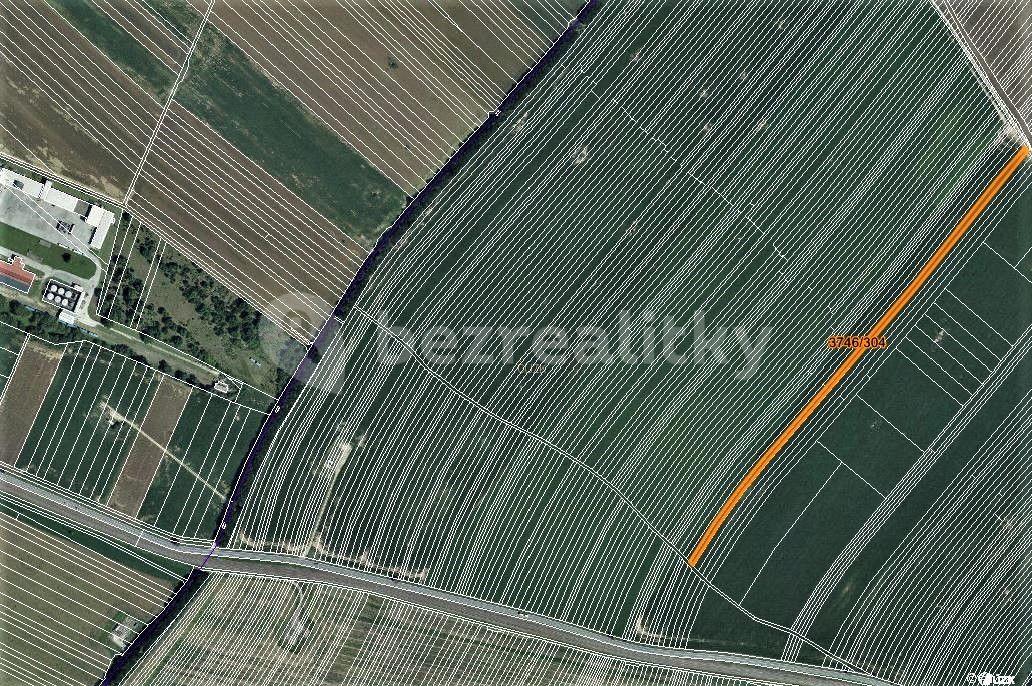 Prodej pozemku 7.451 m², Vracov, Jihomoravský kraj