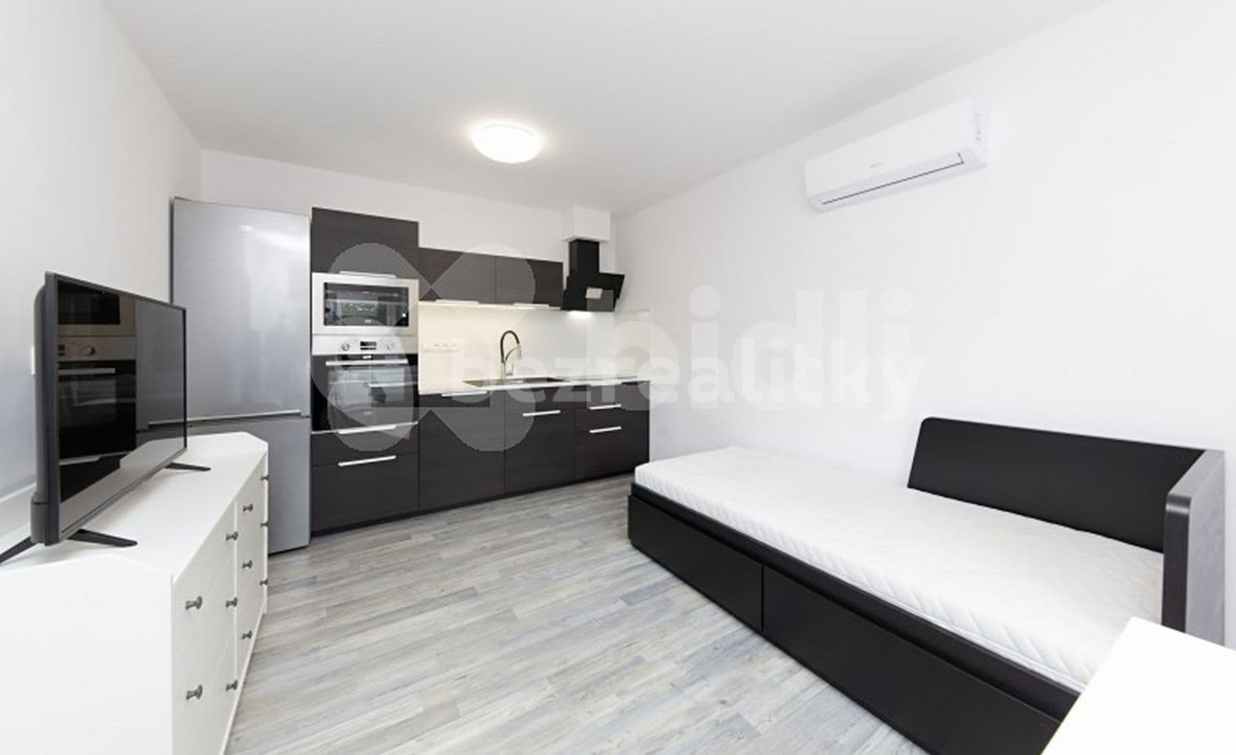 Pronájem bytu 1+kk 32 m², Černohorská, Brno, Jihomoravský kraj Pronájem bytu 1+kk 32 m², Černohorská, Brno, Jihomoravský kraj