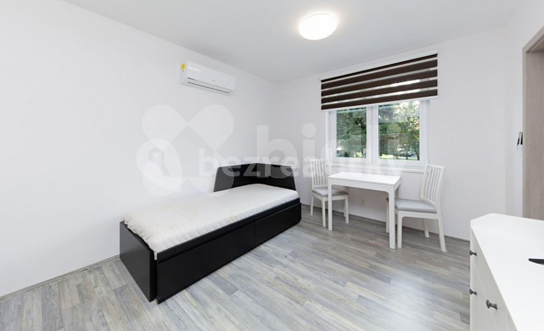 Pronájem bytu 1+kk 32 m², Černohorská, Brno, Jihomoravský kraj Pronájem bytu 1+kk 32 m², Černohorská, Brno, Jihomoravský kraj