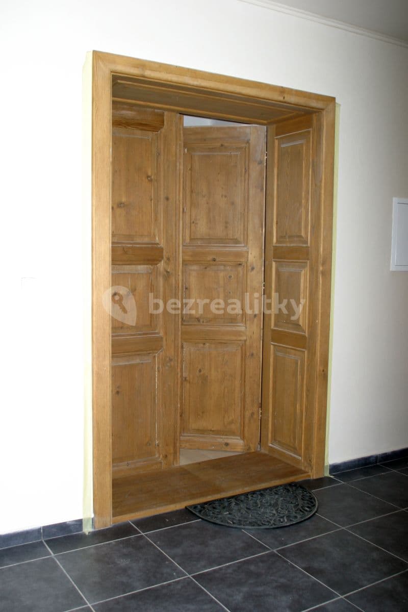 Pronájem bytu 2+kk 36 m², Resselovo náměstí, Chrudim, Pardubický kraj Pronájem bytu 2+kk 36 m², Resselovo náměstí, Chrudim, Pardubický kraj