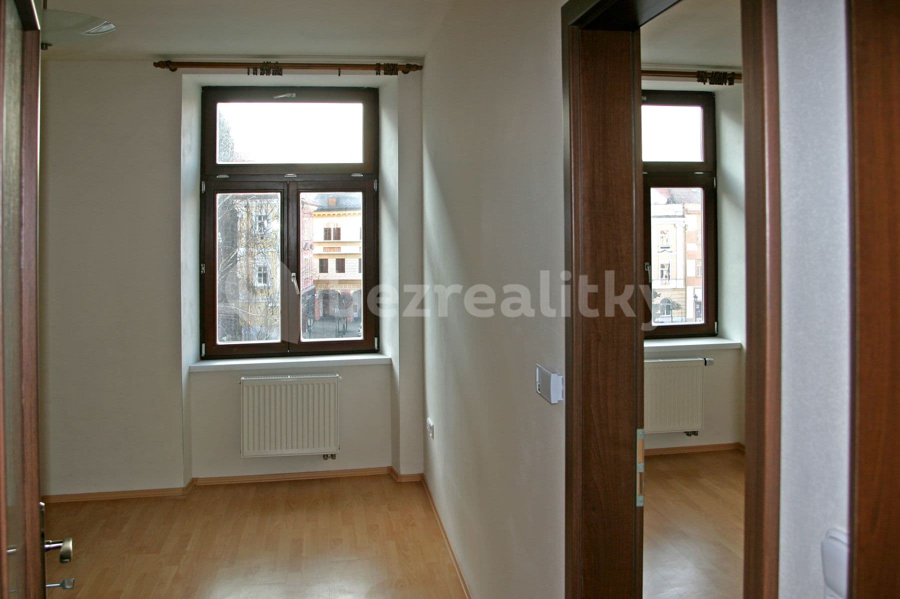 Pronájem bytu 2+kk 36 m², Resselovo náměstí, Chrudim, Pardubický kraj Pronájem bytu 2+kk 36 m², Resselovo náměstí, Chrudim, Pardubický kraj