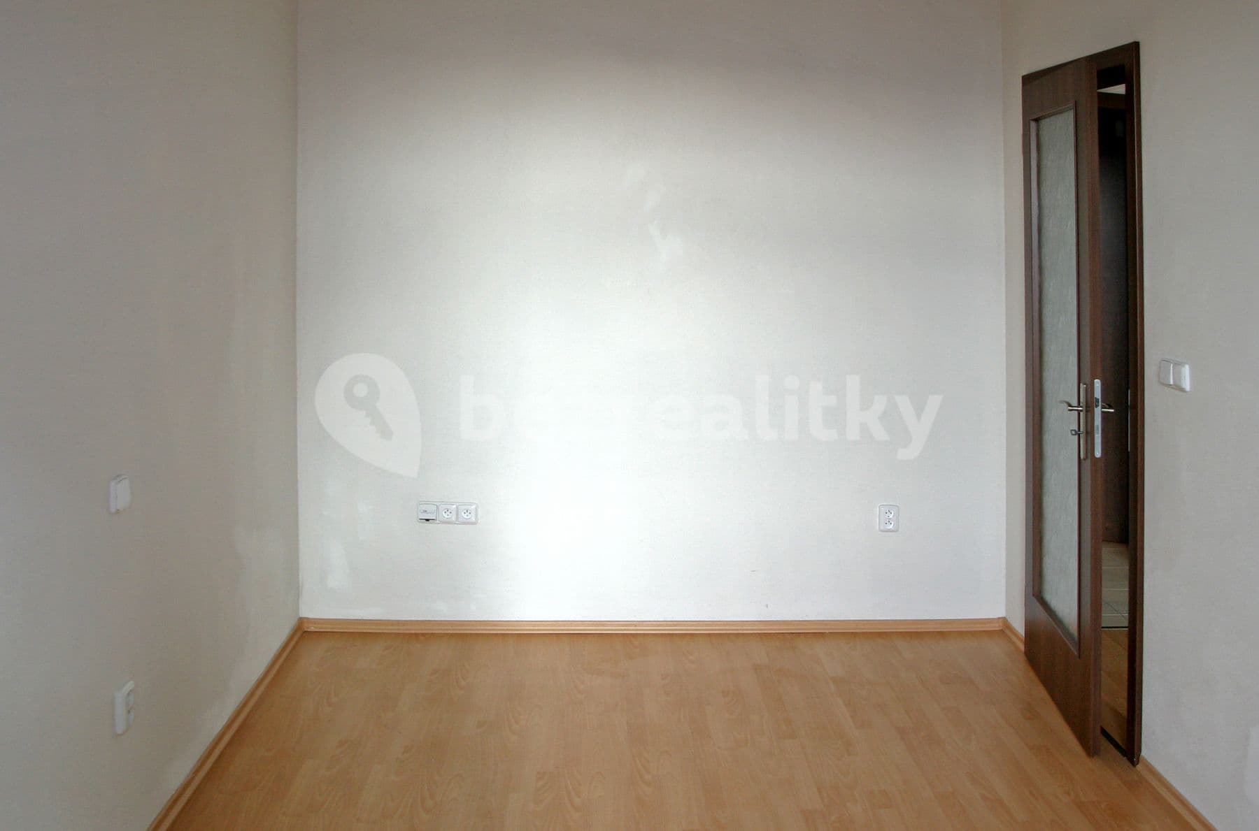 Pronájem bytu 2+kk 36 m², Resselovo náměstí, Chrudim, Pardubický kraj Pronájem bytu 2+kk 36 m², Resselovo náměstí, Chrudim, Pardubický kraj