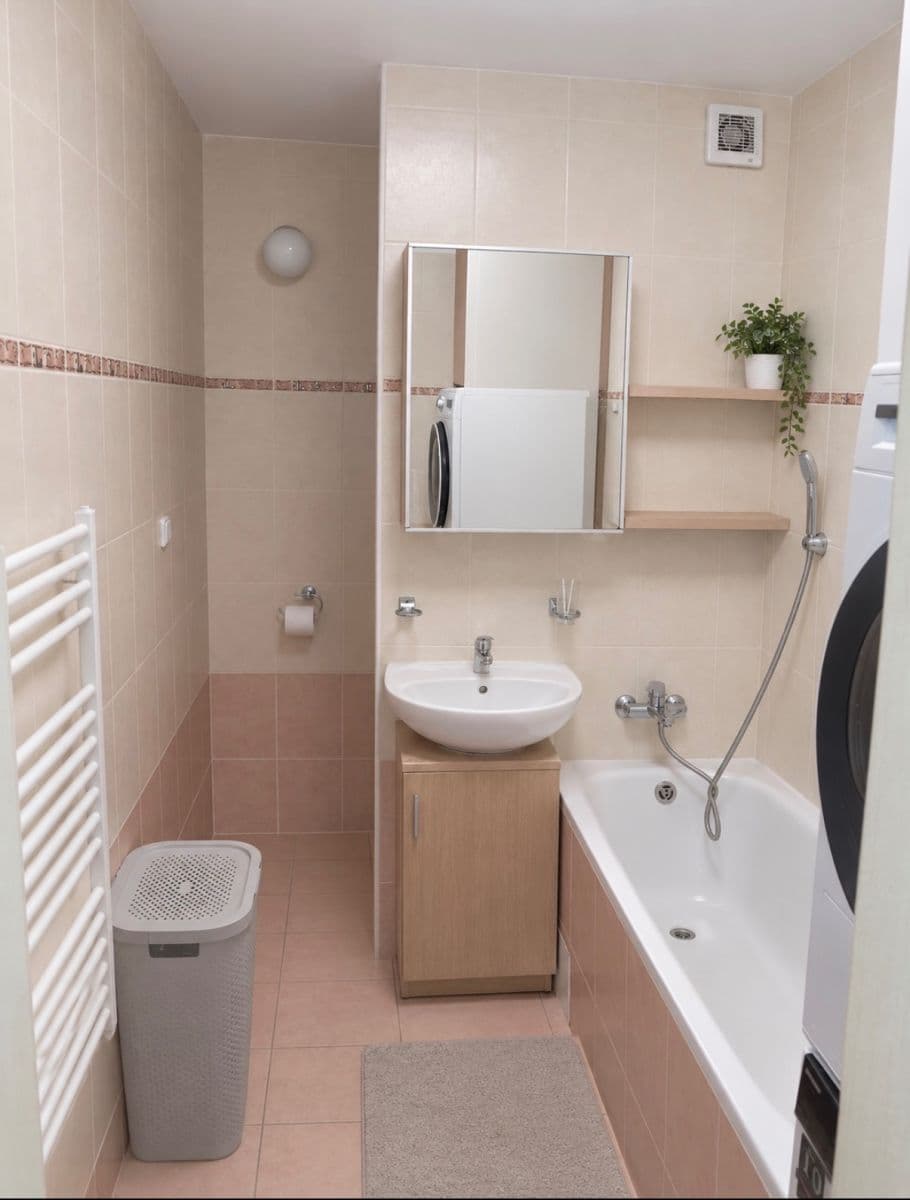 Pronájem bytu 2+kk 47 m², Vestec, Středočeský kraj Pronájem bytu 2+kk 47 m², Vestec, Středočeský kraj