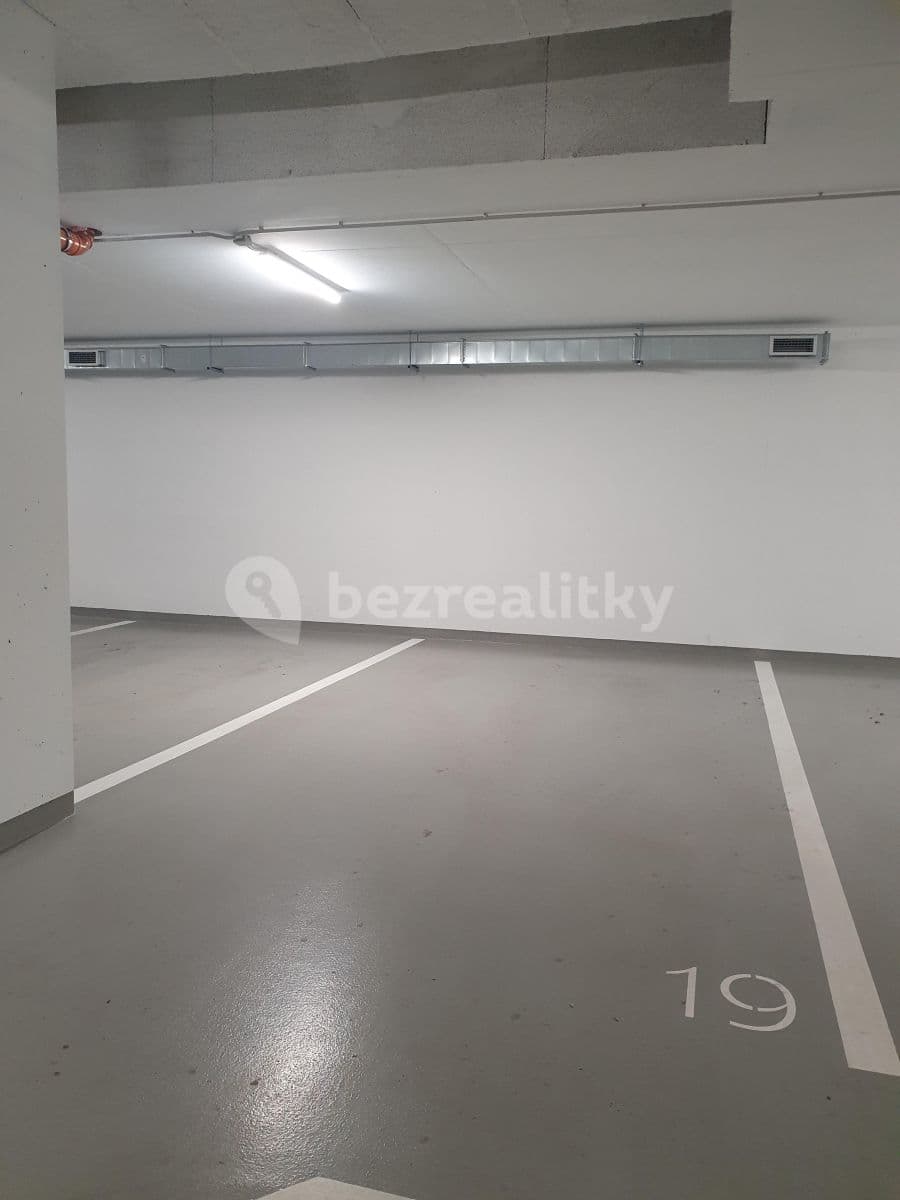 Pronájem garáže 18 m², Cukrovarnická, Praha, Praha Pronájem garáže 18 m², Cukrovarnická, Praha, Praha