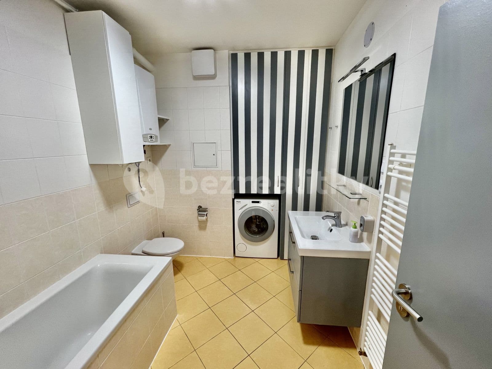 Pronájem bytu 2+kk 56 m², Slévačská, Praha, Praha Pronájem bytu 2+kk 56 m², Slévačská, Praha, Praha