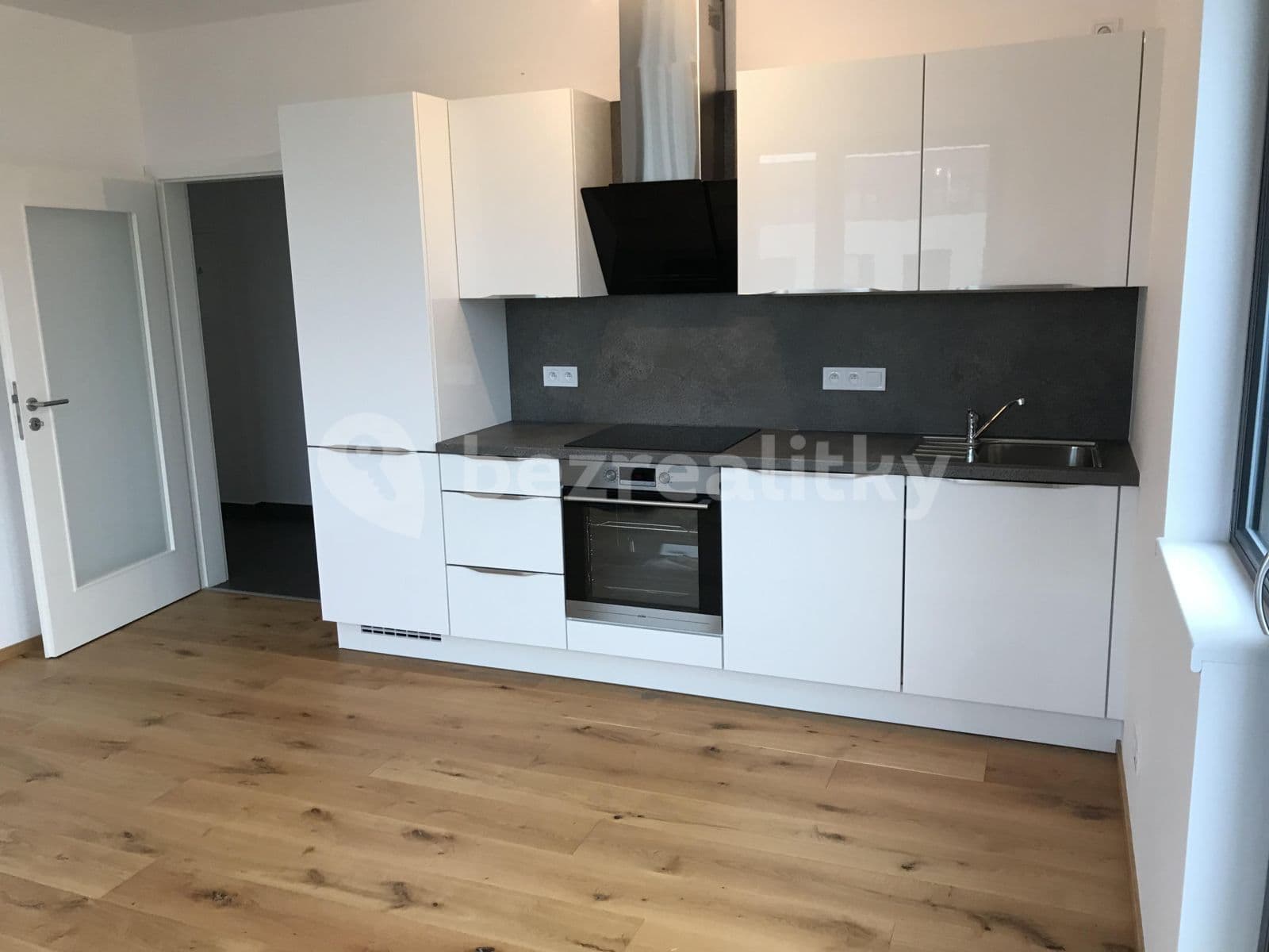 Pronájem bytu 2+kk 46 m², Horoměřice, Středočeský kraj Pronájem bytu 2+kk 46 m², Horoměřice, Středočeský kraj