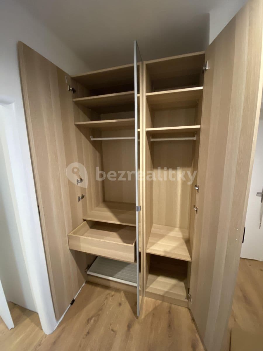 Pronájem bytu 2+1 60 m², Korunní, Ostrava, Moravskoslezský kraj Pronájem bytu 2+1 60 m², Korunní, Ostrava, Moravskoslezský kraj
