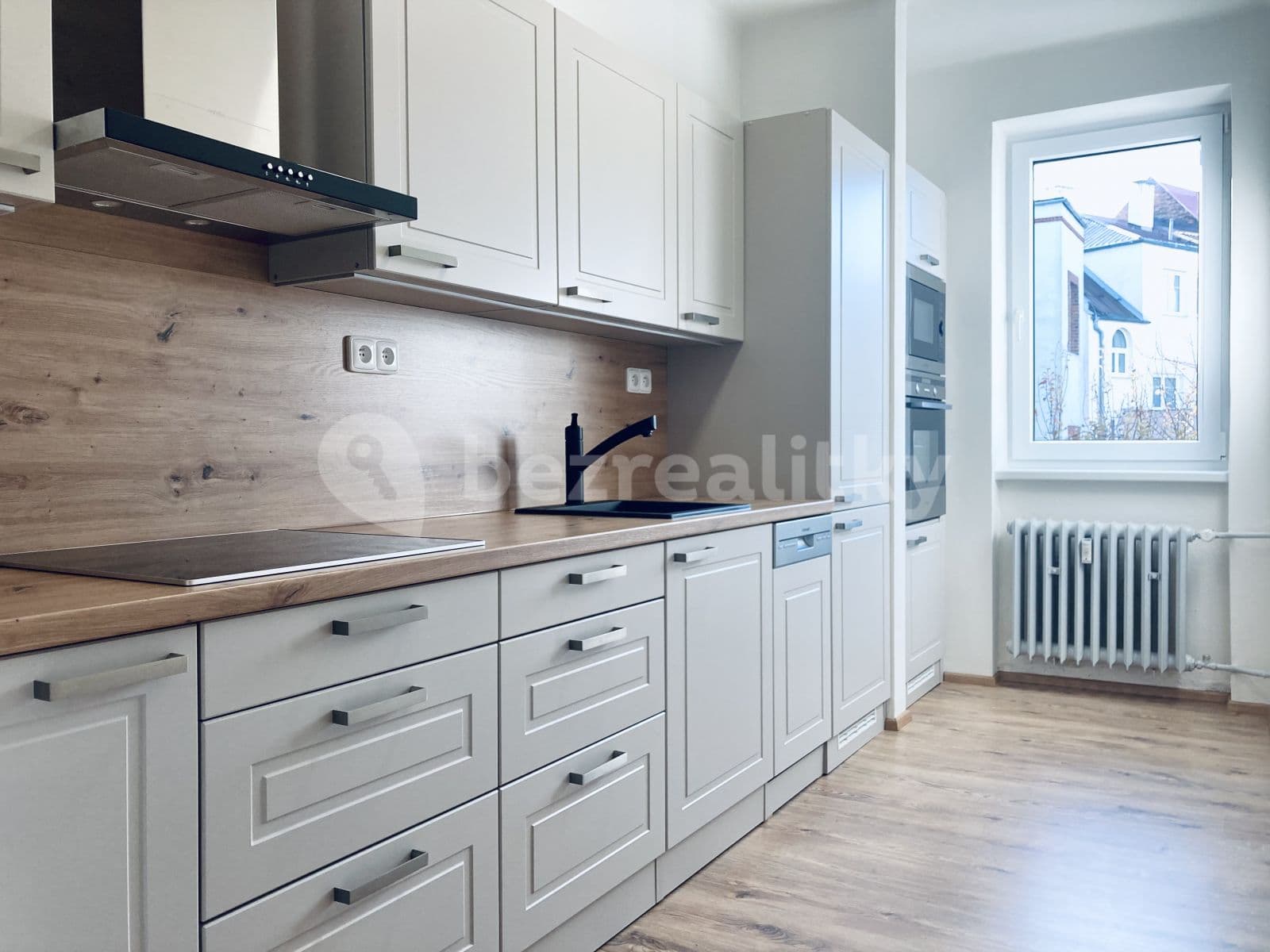 Pronájem bytu 2+1 60 m², Korunní, Ostrava, Moravskoslezský kraj Pronájem bytu 2+1 60 m², Korunní, Ostrava, Moravskoslezský kraj