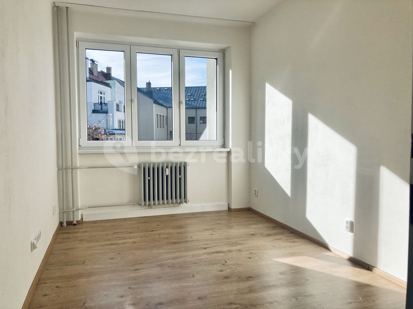 Pronájem bytu 2+1 60 m², Korunní, Ostrava, Moravskoslezský kraj Pronájem bytu 2+1 60 m², Korunní, Ostrava, Moravskoslezský kraj