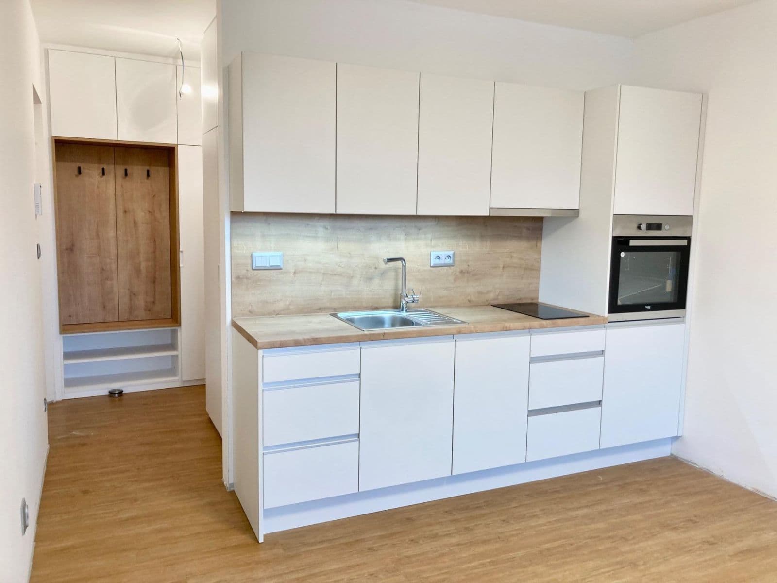 Pronájem bytu 1+kk 28 m², Brno, Jihomoravský kraj Pronájem bytu 1+kk 28 m², Brno, Jihomoravský kraj
