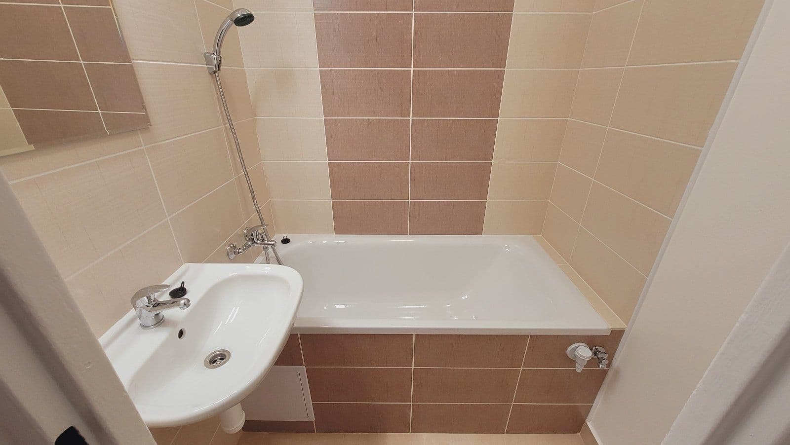 Pronájem bytu 2+1 54 m², Cihelní, Karviná, Moravskoslezský kraj Pronájem bytu 2+1 54 m², Cihelní, Karviná, Moravskoslezský kraj