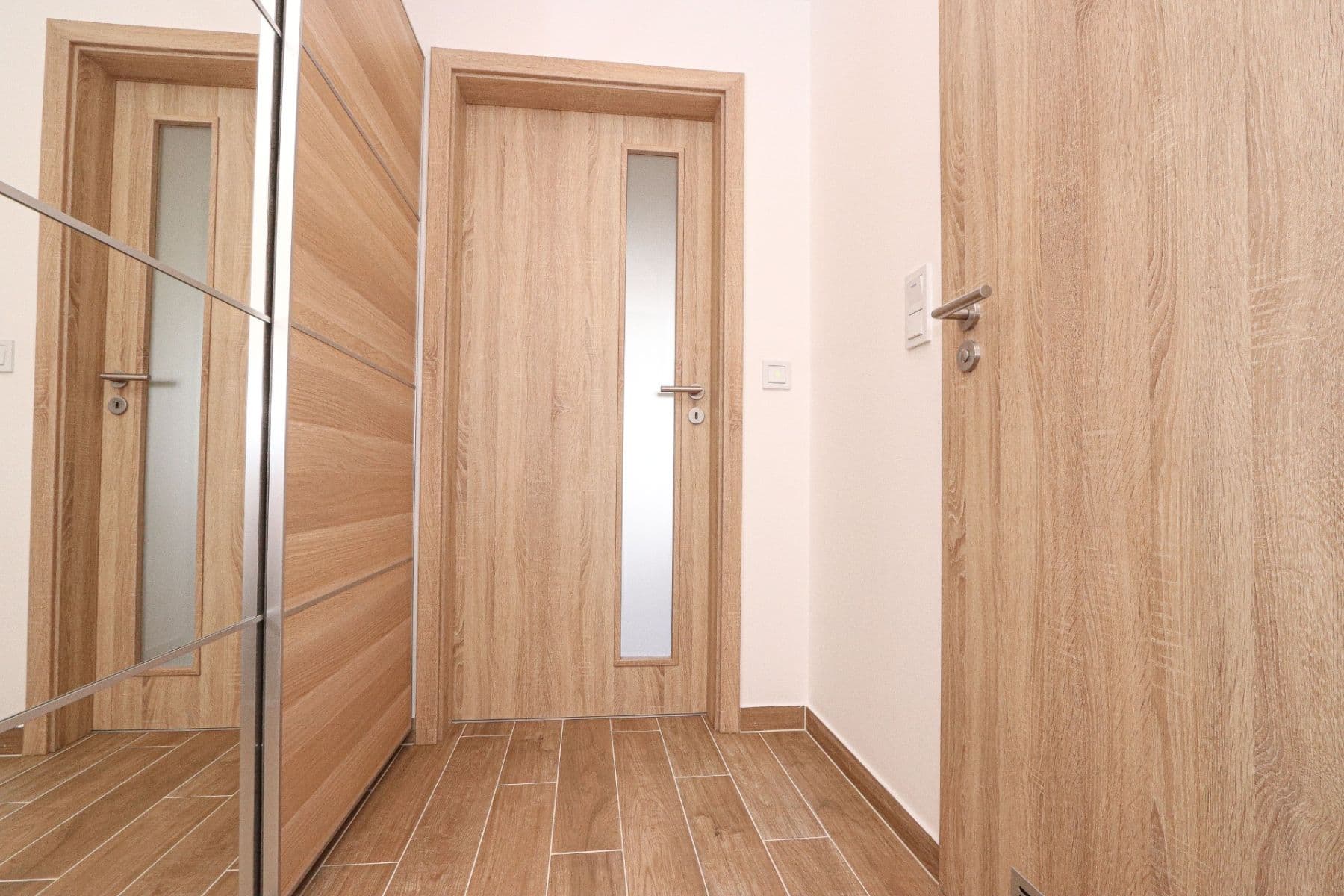 Pronájem bytu 1+kk 33 m², Františka Diviše, Praha, Praha Pronájem bytu 1+kk 33 m², Františka Diviše, Praha, Praha